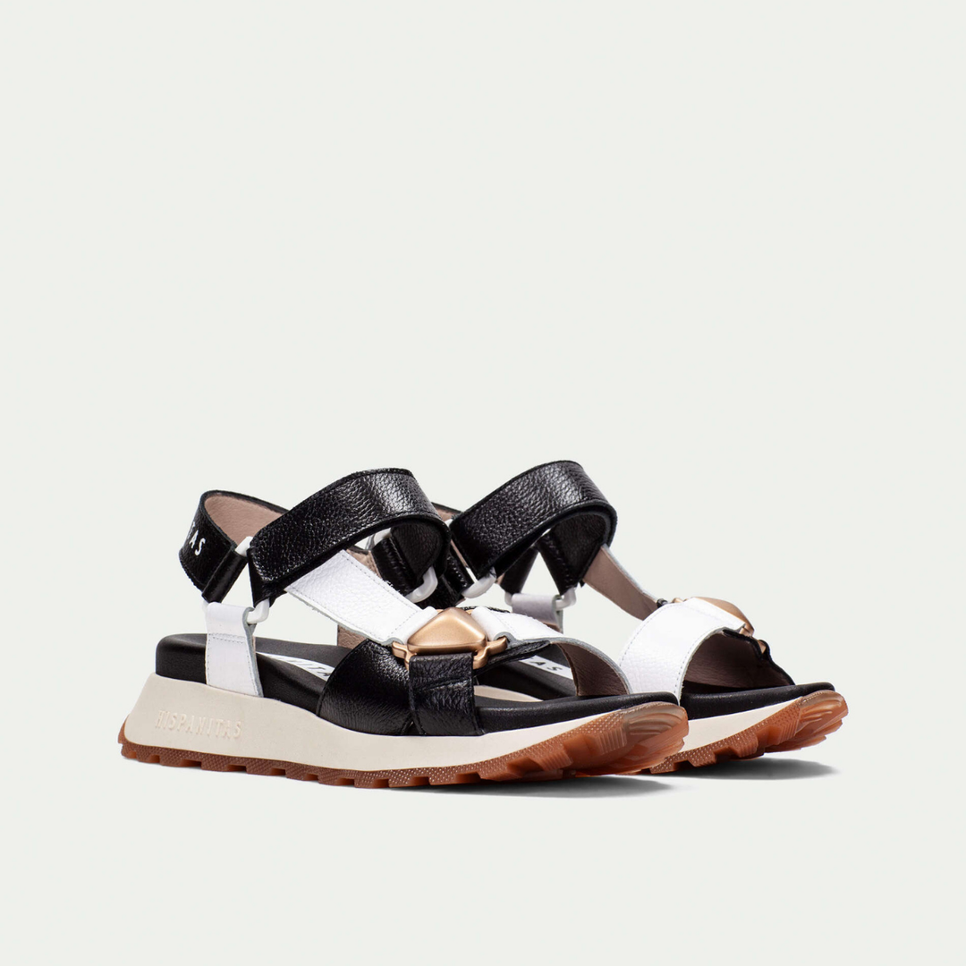 Hispanitas Maui black & white