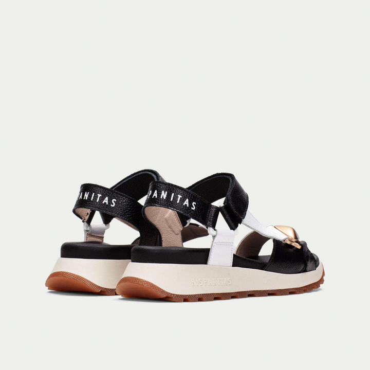 Hispanitas Maui black & white