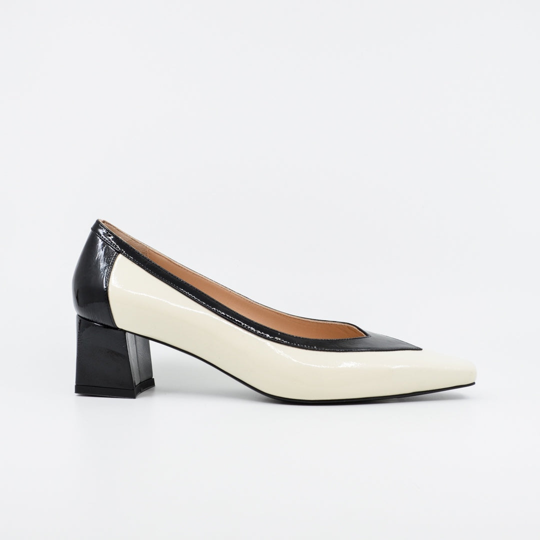 Sempre di 6707 black & white