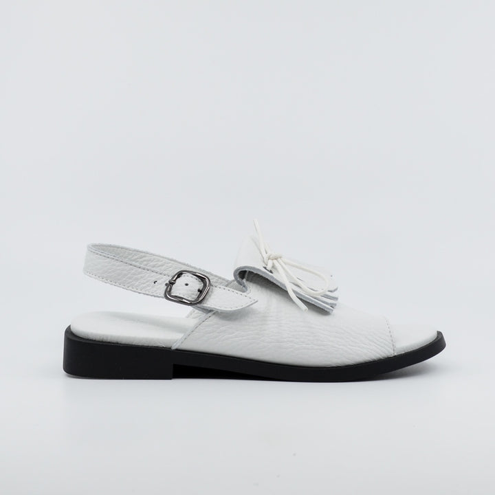 Arche Kakuma white