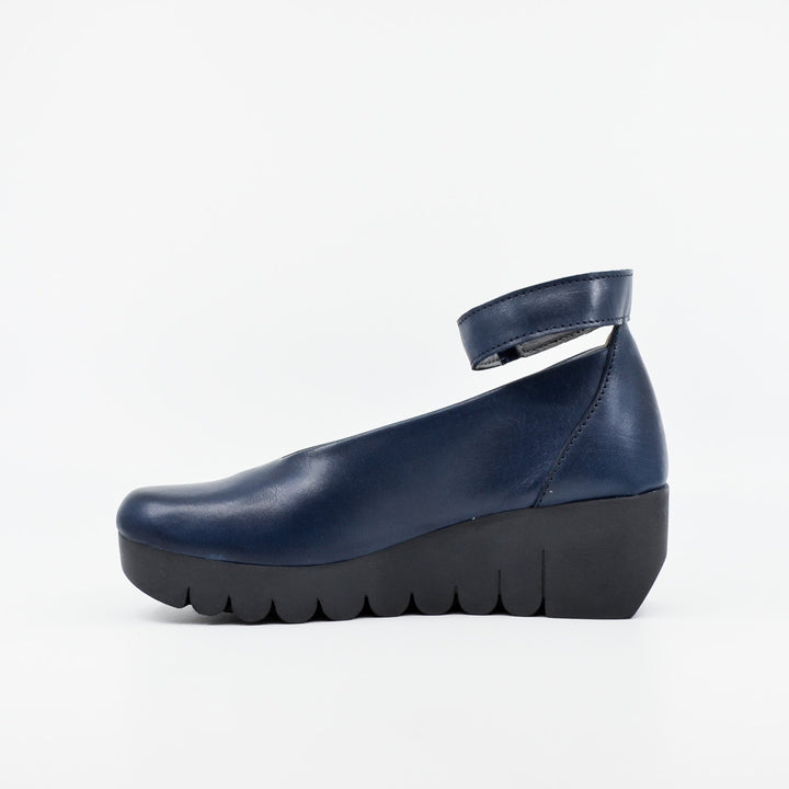 Fly London Vily navy