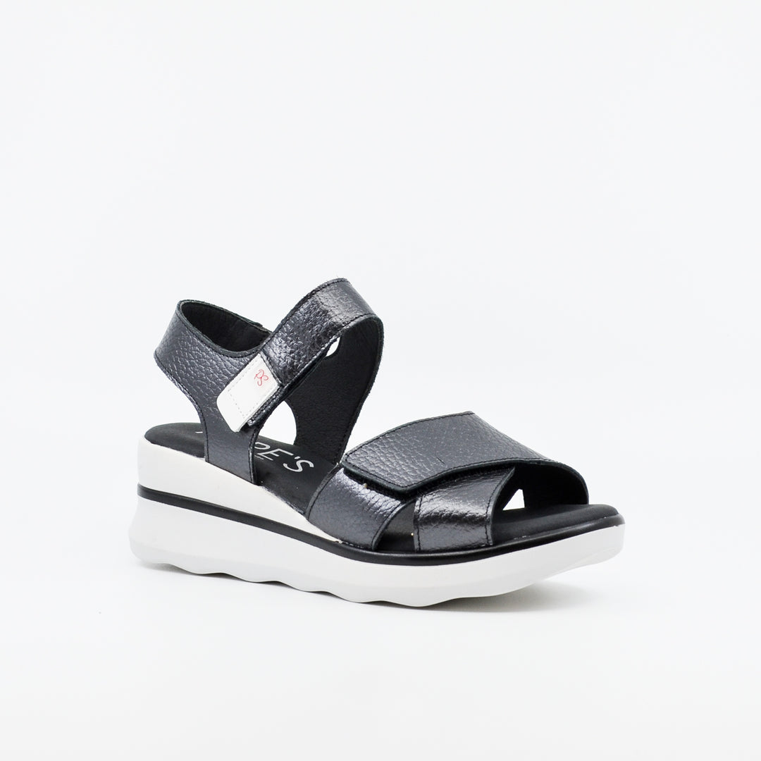 Pepe's Lucia black