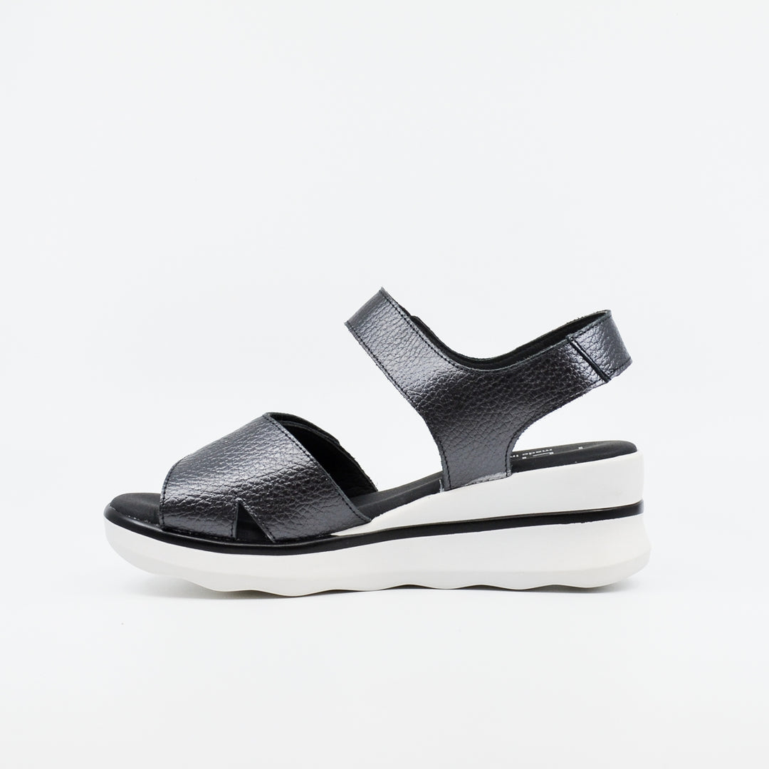 Pepe's Lucia black